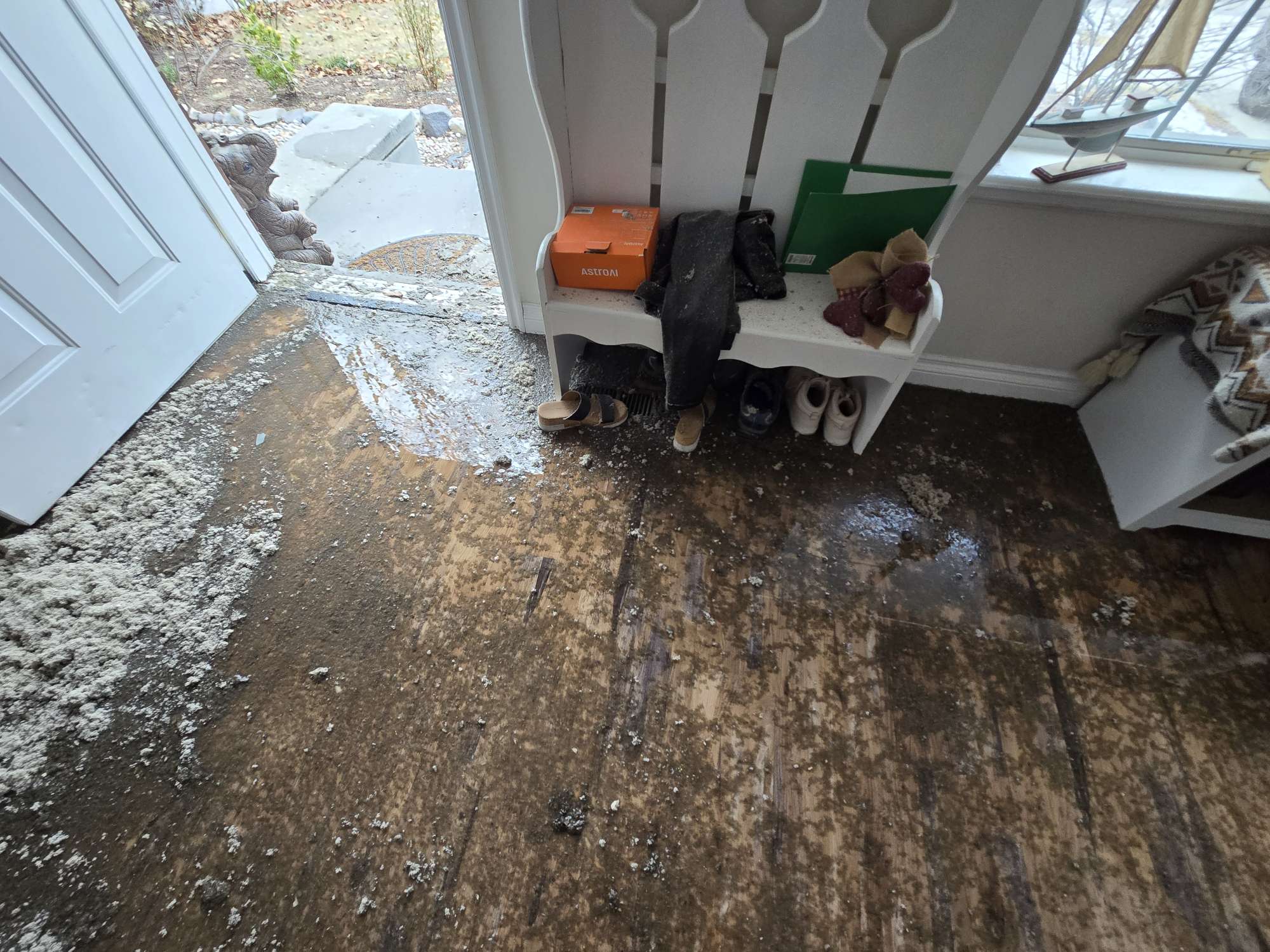 Burst pipe under sink causing fresh water damage in a Utah home